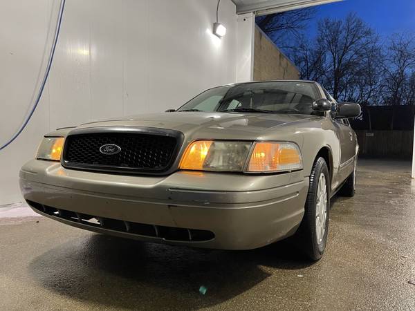 2010 Ford Crown Victoria Police Interceptor - - by for sale in Louisville, KY – photo 3