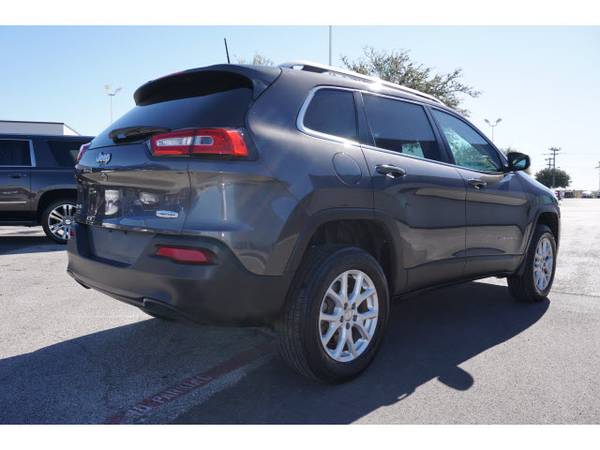 2018 Jeep Cherokee Latitude Plus - cars & trucks - by dealer -... for sale in Decatur, TX – photo 4