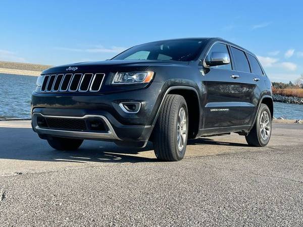 2014 Jeep Grand Cherokee - Financing Available! - cars & trucks - by... for sale in Junction City, IA – photo 11