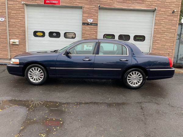 2004 LINCOLN TOWN CAR ULTIMATE - - by dealer for sale in West Haven, CT – photo 15