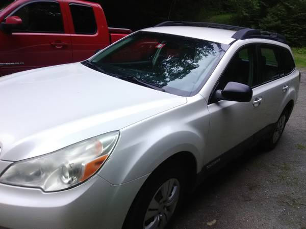 RARE 6 SPEED 2010 SUBARU OUTBACK for sale in Saxtons River, VT – photo 2