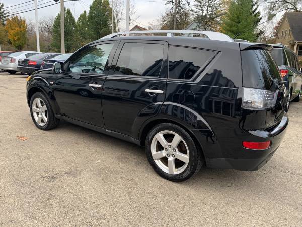 2007 Mitsubishi Outlander XLS - cars & trucks - by dealer - vehicle... for sale in Streamwood, IL – photo 3