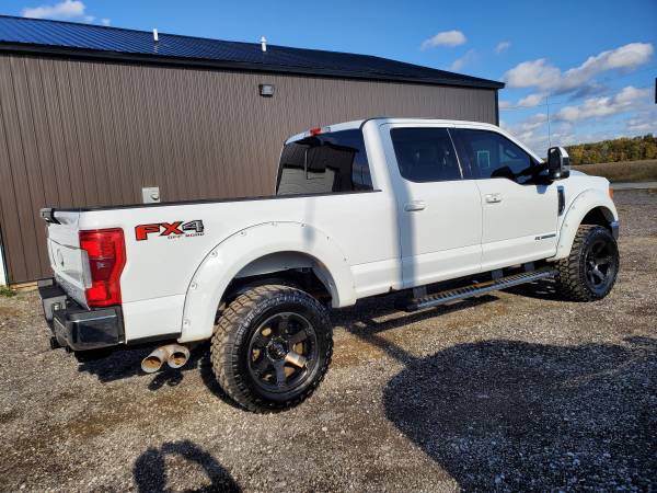 2017 FORD F250 LARIAT 4X4 FX4 6.7 POWERSTROKE LIFTED PANO ROOF CLEAN for sale in BLISSFIELD MI, MI – photo 4