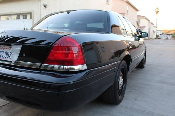 2007 Ford Crown Victoria - cars & trucks - by owner - vehicle... for sale in Sylmar, CA – photo 4