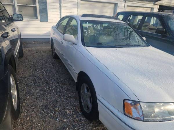 1999 Toyota Avalon XLS 4dr Sedan 192, 326 Miles - - by for sale in Medford, NY – photo 4