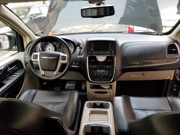 2014 Chrysler town country limited for sale in Bronx, NY – photo 5