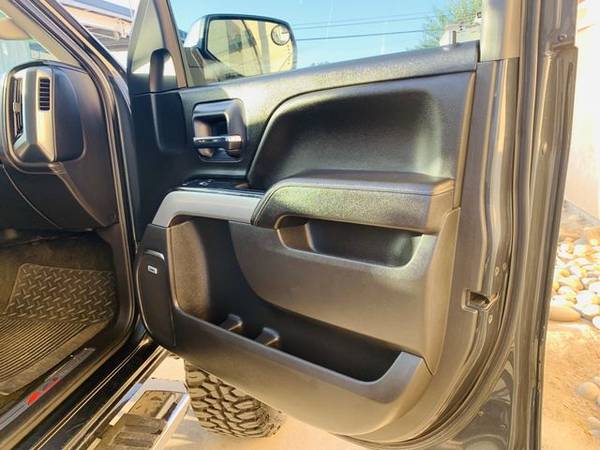 2017 Chevrolet Silverado 1500 Crew Cab Z71 LTZ Pickup 4D 5 3/4 ft - Gu for sale in Wasco, CA – photo 12