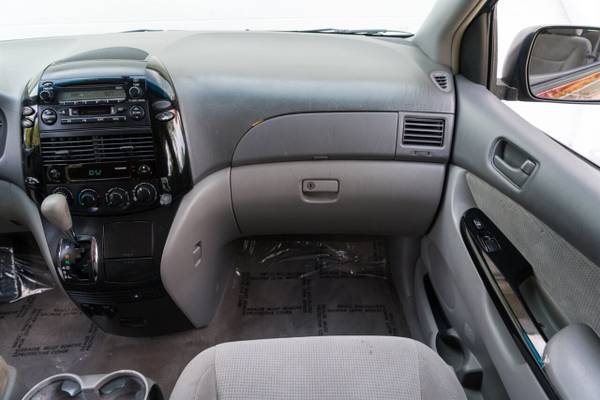 2005 TOYOTA SIENNA LE - 29 SERVICE HISTORY RECORDS! THIRD ROW SEAT! for sale in Neptune City, NJ – photo 12