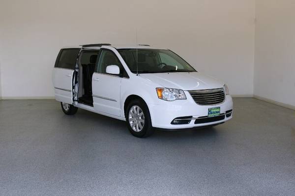 ✅✅ 2016 Chrysler Town and Country Touring Minivan for sale in Olympia, WA – photo 5