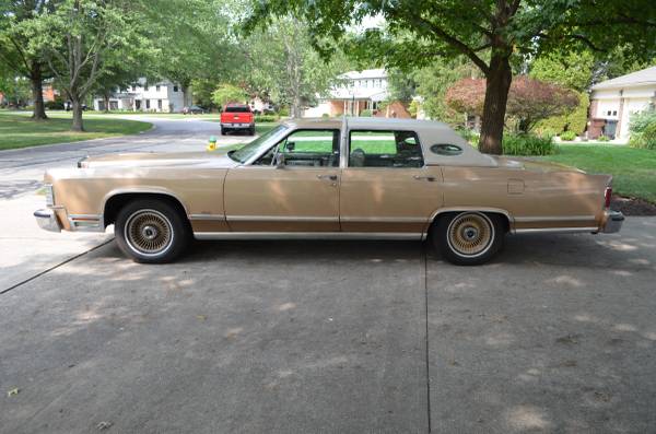 1979 Lincoln Town Car - cars & trucks - by owner - vehicle... for sale in Cincinnati, OH – photo 2