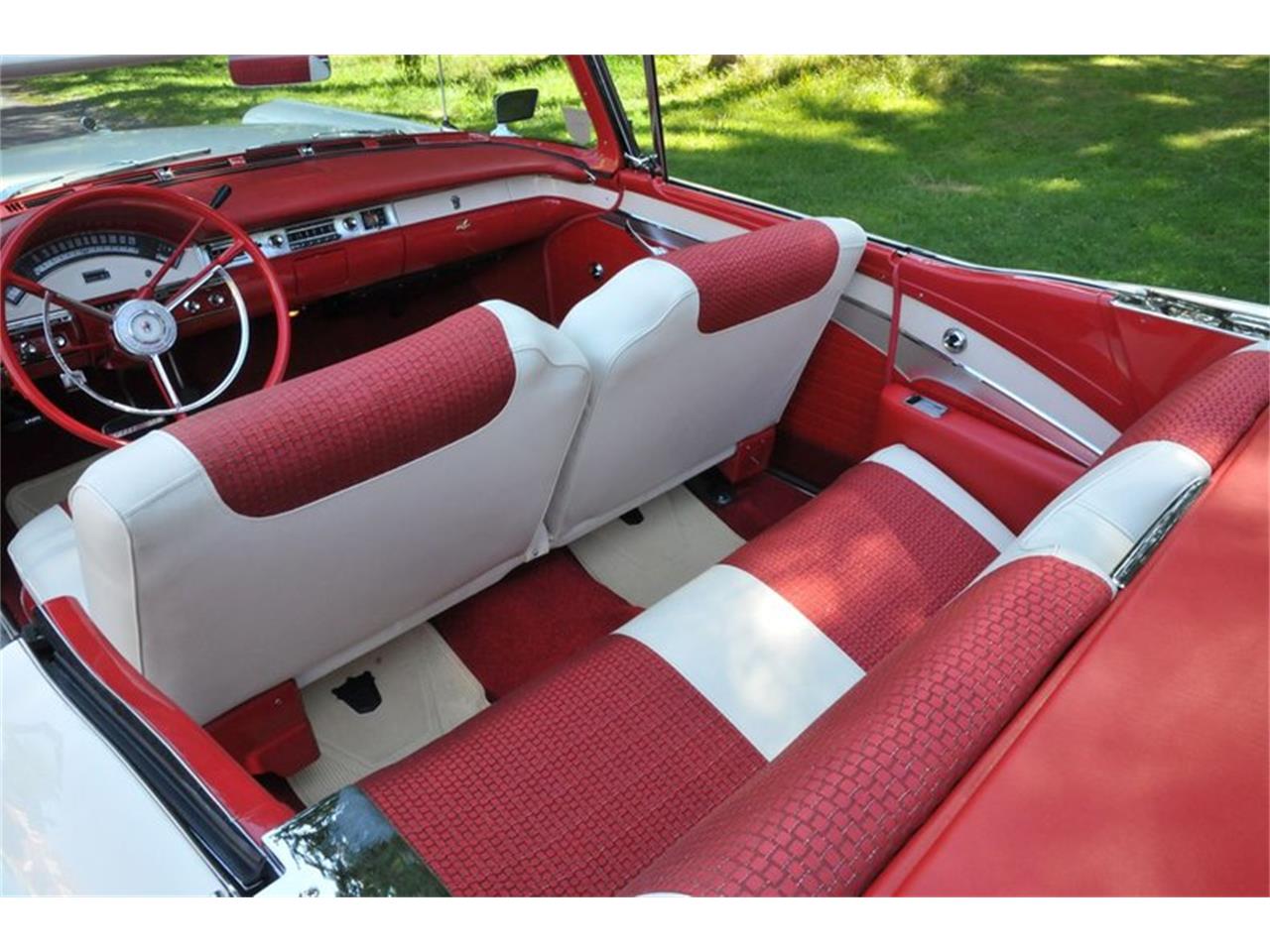 For Sale at Auction: 1957 Ford Skyliner for sale in Saratoga Springs, NY – photo 26