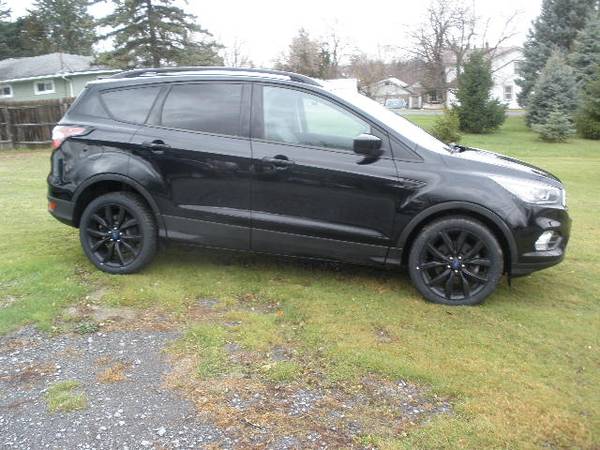 2017 FORD ESCAPE SE - cars & trucks - by dealer - vehicle automotive... for sale in Canandaigua, NY