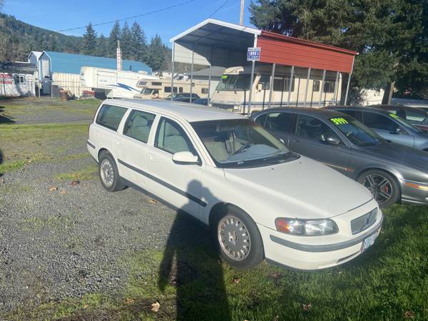 2001 Volvo V70 2 4 M 5dr Wgn with Interior courtesy lights w/delay for sale in Sweet Home, OR